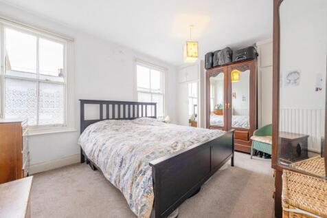 Bedroom 1.JPG