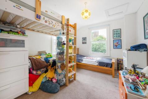 Bedroom 2.JPG
