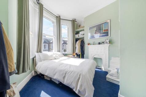 Bedroom 2.JPG