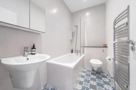 Bathroom.JPG