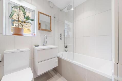 Bathroom.JPG