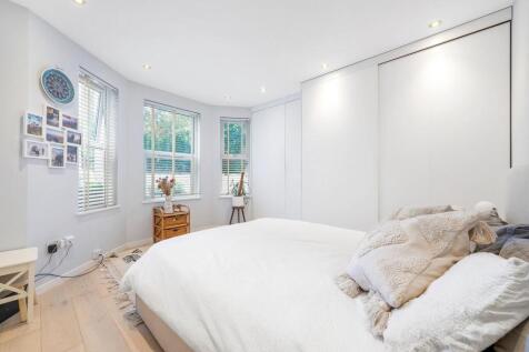 Bedroom 1.JPG