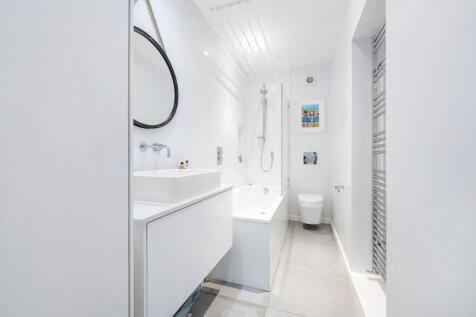 Bathroom.JPG