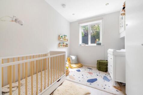 Bedroom 2.JPG