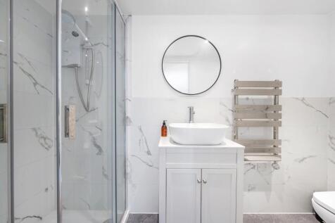 Garden bathroom.JPG