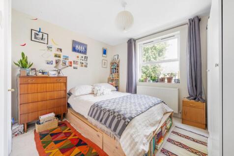 Bedroom 2.JPG