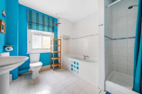 Bathroom.JPG
