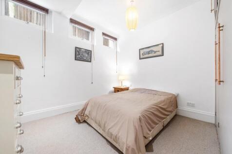 Bedroom.JPG