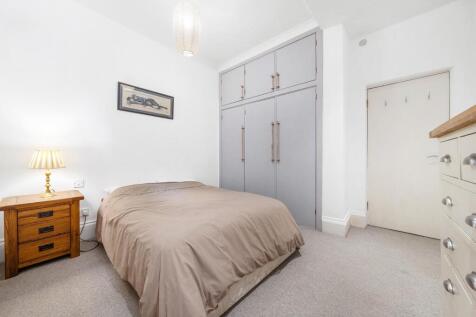 Bedroom (2).JPG