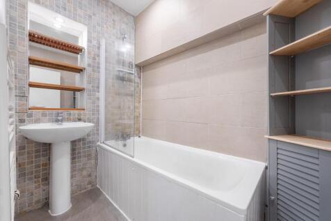 Bathroom.JPG