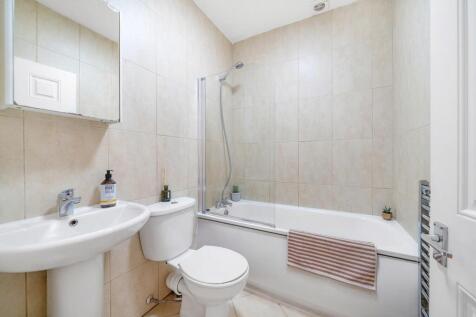 Bathroom.JPG