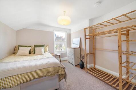 Bedroom 2.JPG