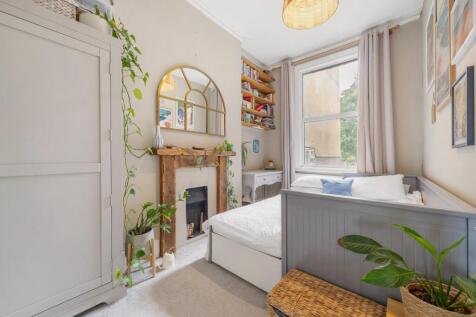 Bedroom 2.JPG