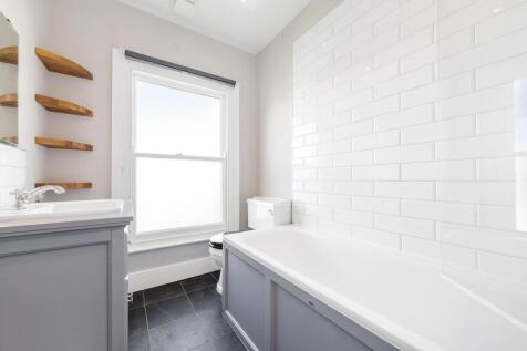 Ensuite.JPG