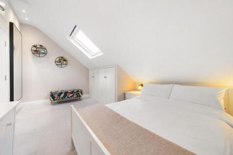 Principal Bedroom (2).JPG