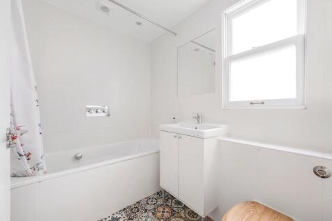 Bathroom.JPG