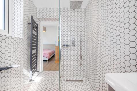 Bathroom.2.jpg