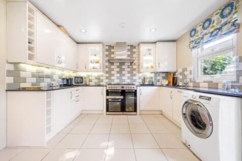 Kitchen.2.JPG