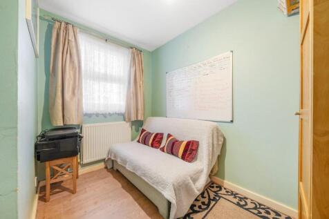Bedroom4.JPG