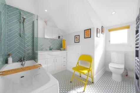 Bathroom (1).JPG
