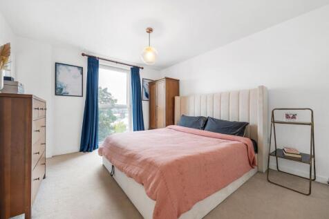 Bedroom 1.JPG