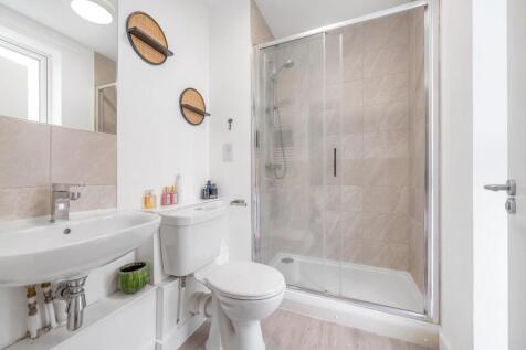 Ensuite.JPG