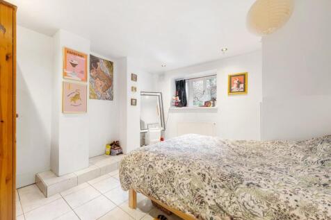 Principal bedroom (1).JPG