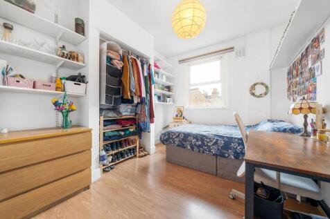 Bedroom 2.JPG