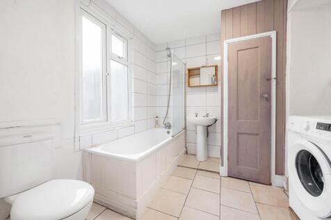 Bathroom.JPG