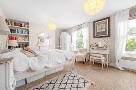 Principal bedroom (1).JPG