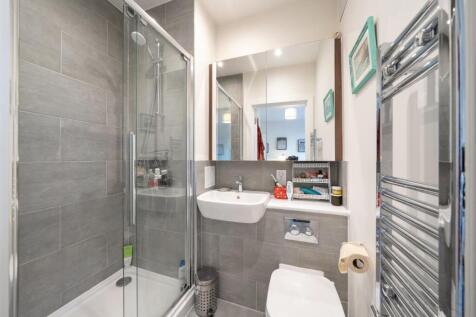 Ensuite.JPG