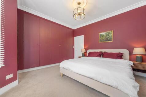 Bedroom 1.JPG