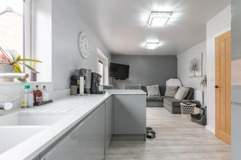 Kitchen Family Room