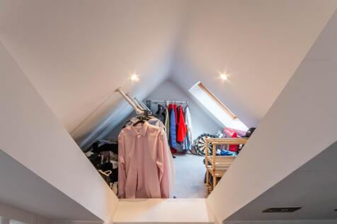 Walk-In Wardrobe