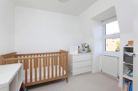 property in Florence Way, 
Balham, SW12