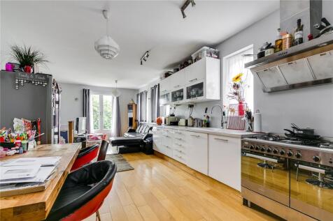 Kitchen / Reception