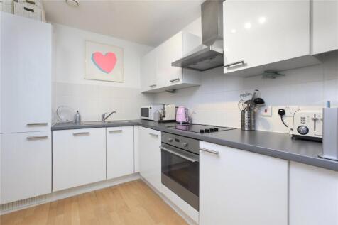 property in Petergate, 
Wandsworth, SW11
