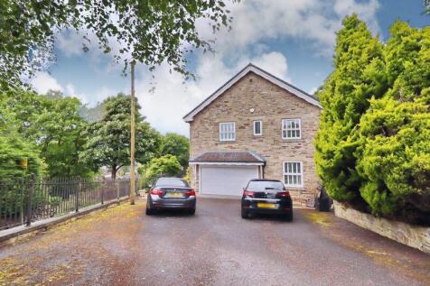 Double Garage &amp; Driveway