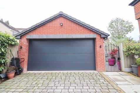 Detached Garage