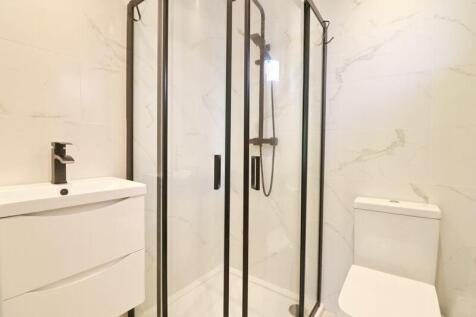 Ground Floor En Suite