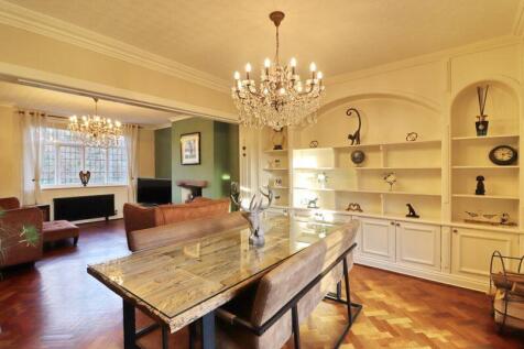 Dining Area/Lounge