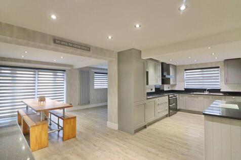 Open Plan Kitchen/Dining Area