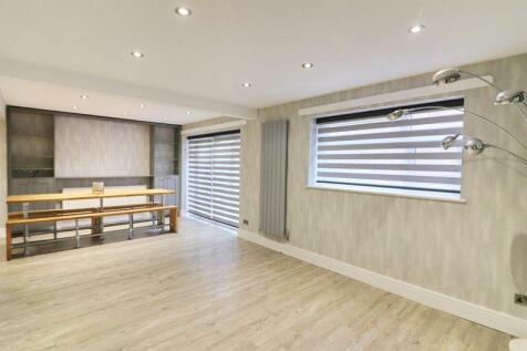 Open Plan Living/Dining Area