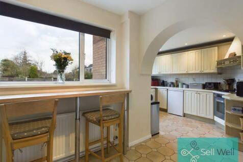 Kitchen/Breakfast Bar