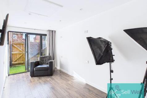 Studio/Converted Garage