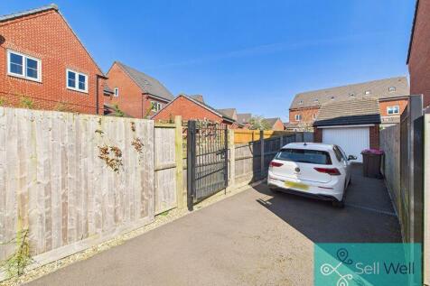 Detached Garage/Driveway