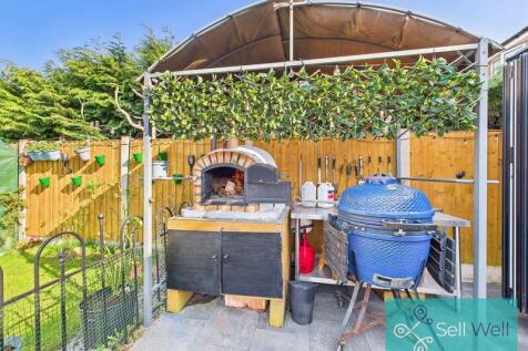 Outdoor Kitchen Area