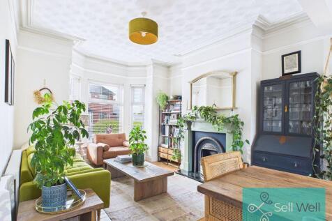 Sitting/Dining Area