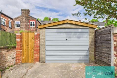 Detached Garage
