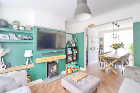 Open Plan Living/Dining Area